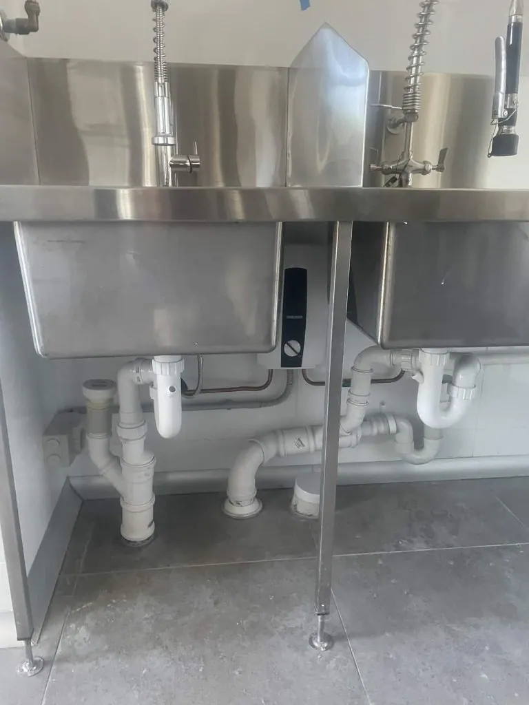 Dual Sink & Waste Installation