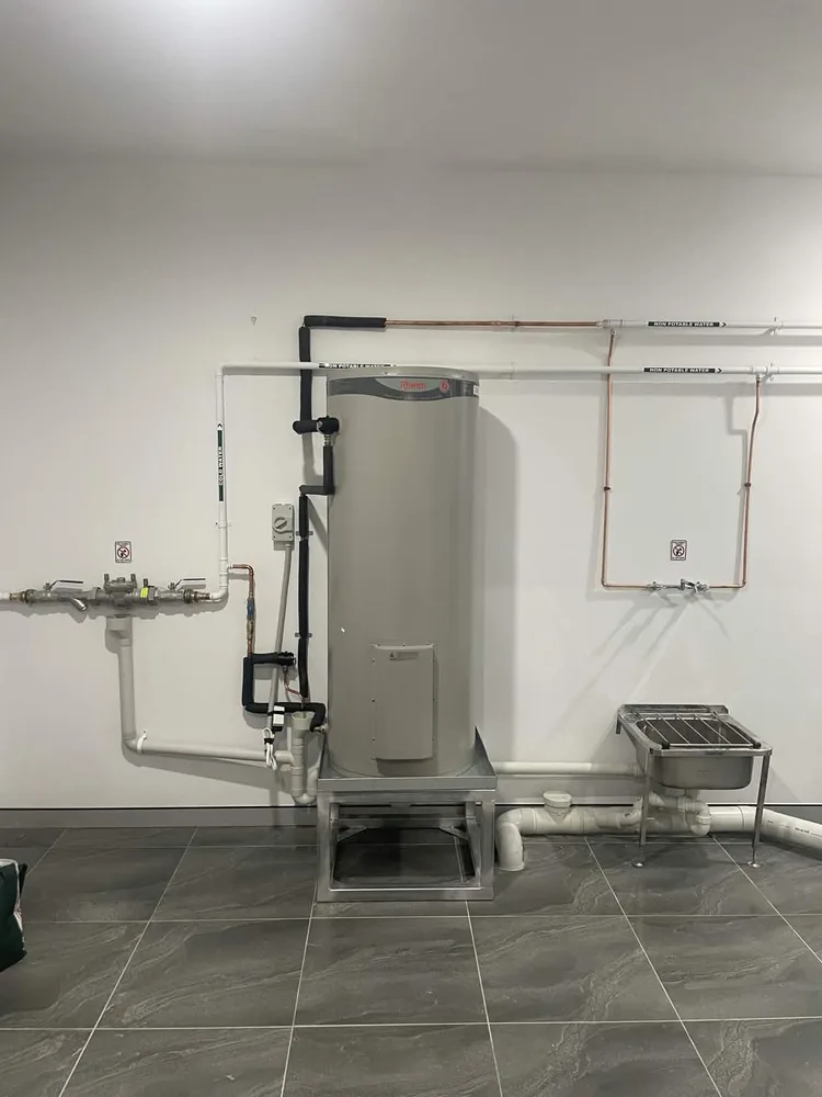 Commercial hot water system with copper water services and connections